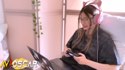 YourSofia Cutie gamer gets ขอเล่นเกมก่อนได้ไหม หนังxฝรั่ง